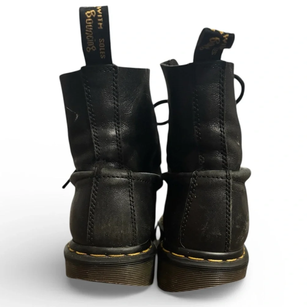Dr. Marten’s classic combat boots women’s size 9 worn in condition - Picture 4 of 14